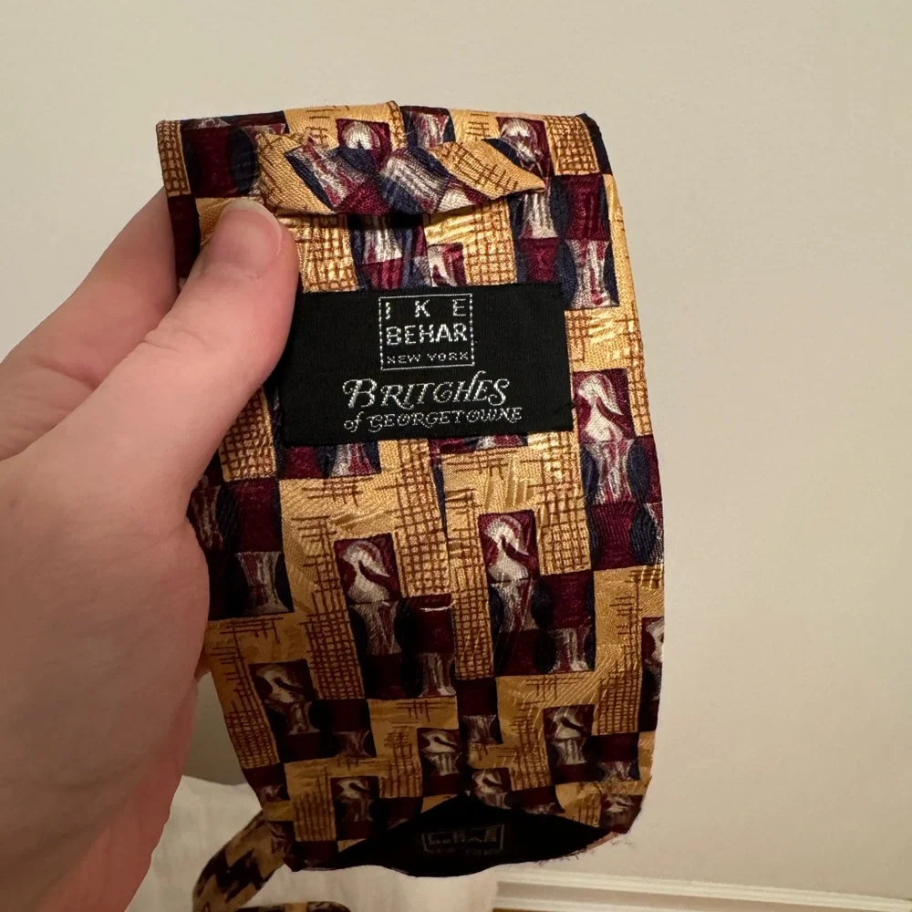 Ike Behar New York Britches of‎ Georgetowne printed silk tie